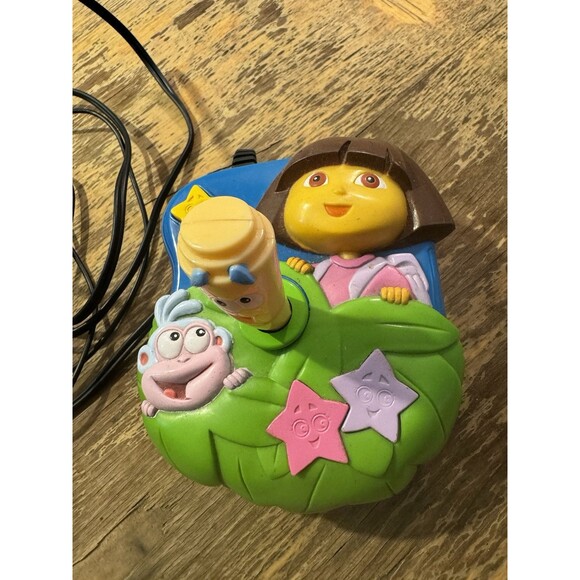 Dora The Explorer Plug It In and Play TV Game System Jakks Pacific 2005 - Picture 2 of 7